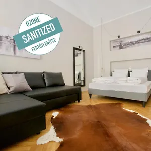 Standard By Hi5 - Steindl Street Apartament